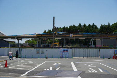長尾駅ロータリー130604-06