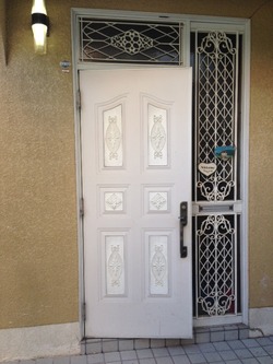 21491568_2015-04-07_17-49-16_玄関ドアBEFORE