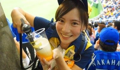 東京ドームのビールの売り子