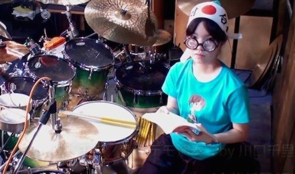 日本の少女の超絶ドラム演奏