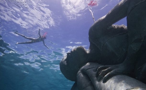 バハマの水中彫刻