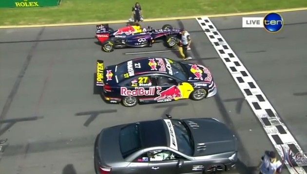 F1カーとレースカーと市販車の対決