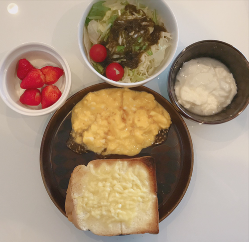 朝食