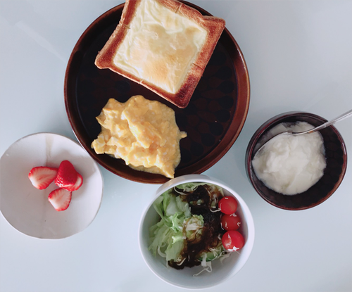 朝食