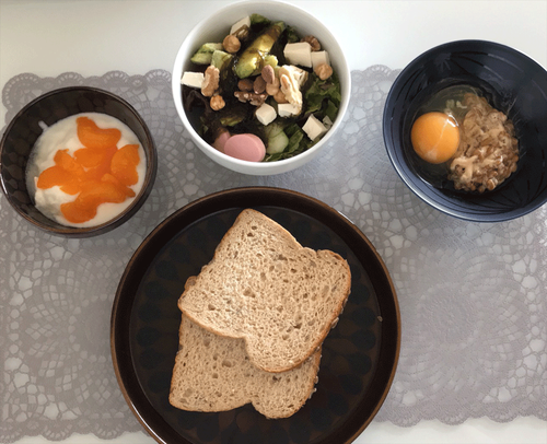 朝食