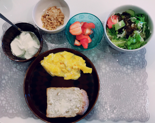 朝食
