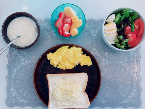 朝食