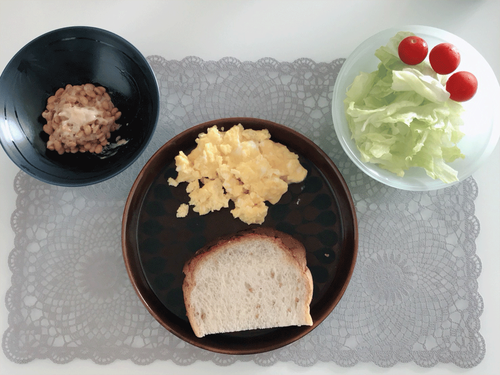 朝食