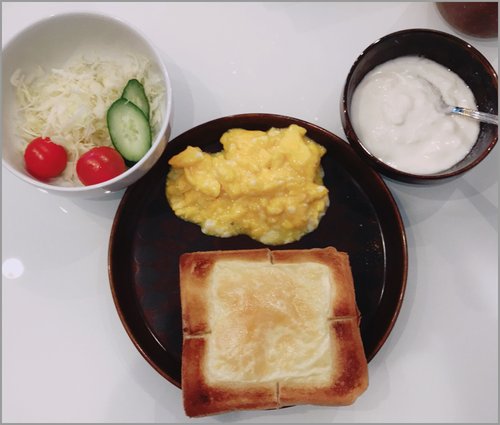 朝食
