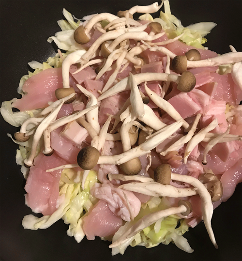 キャベツ胸肉しめじ蒸し焼き