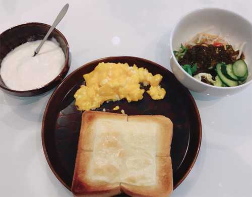 朝食