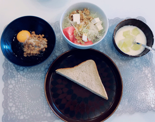 朝食