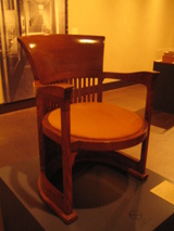 Wright chair round