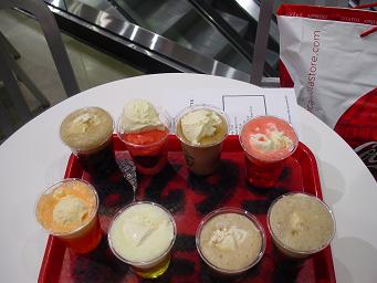 ラスベガス ストリップ通り ワールド オブ コカコーラ FLOAT VARIETY PLATTER 8ドル
