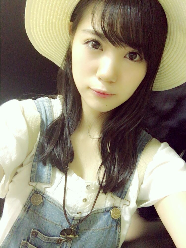 麦わら帽子の田中優香