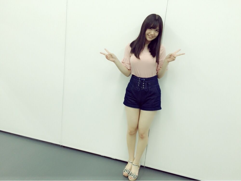 田中優香の色白の美脚