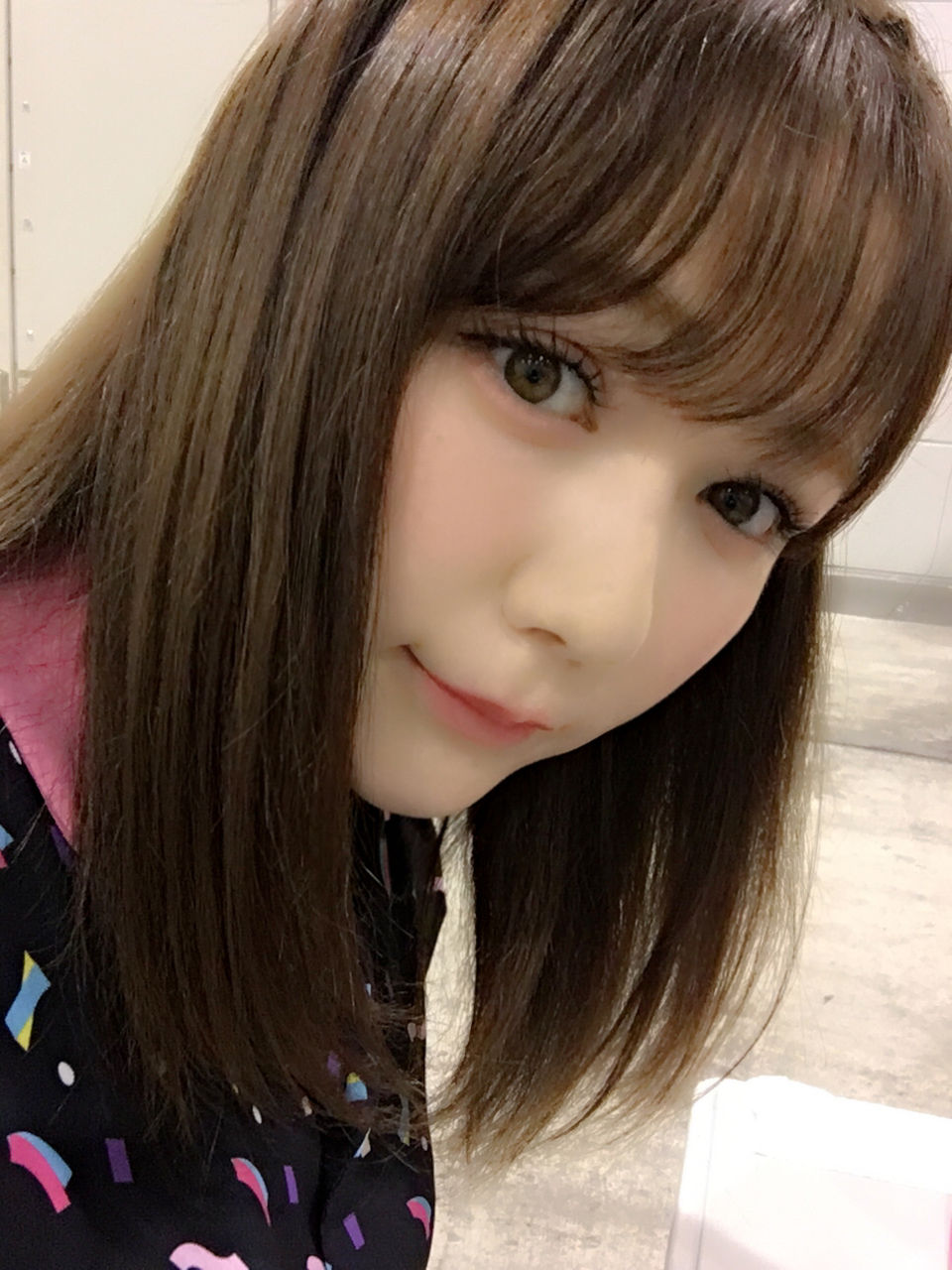 横からのアングルでもとても可愛い村重杏奈の画像♪