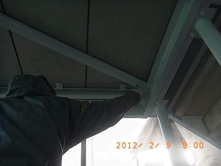 R0011704