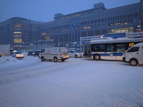 雪の札幌駅