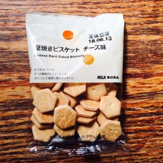 無印良品 堅焼きビスケット チーズ味