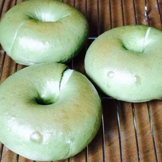 ホワイトチョコと抹茶のベーグル