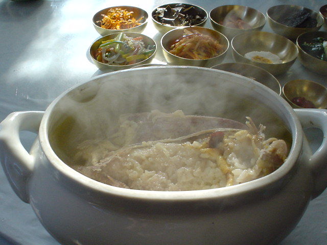 平壌観光 参鶏湯