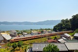 宮津湾をいく381系