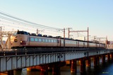 上淀を行く183系
