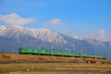 雪の比良と113系
