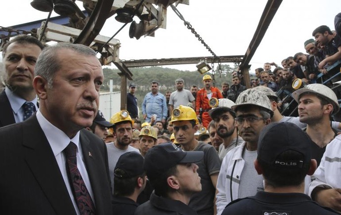 2014-05-14t145742z1278922955gm1ea5e1rh601rtrmadp3turkey-mine_0