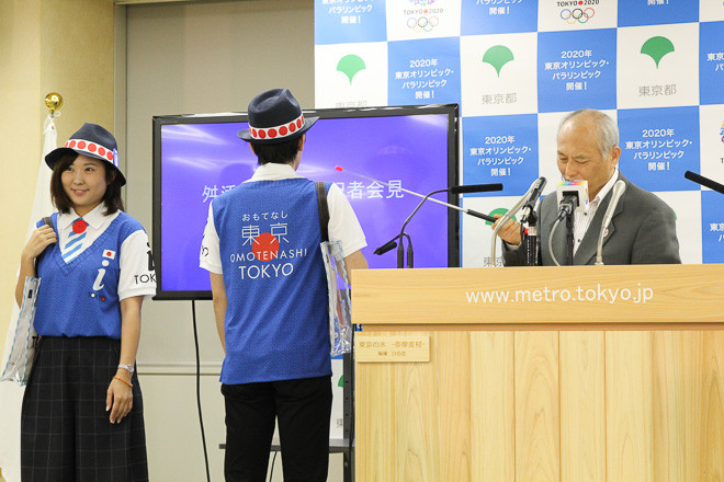 【画像】　ダッサ…　東京都観光ボランティアの公式制服が決定！　「舛添知事 定例記者会見」