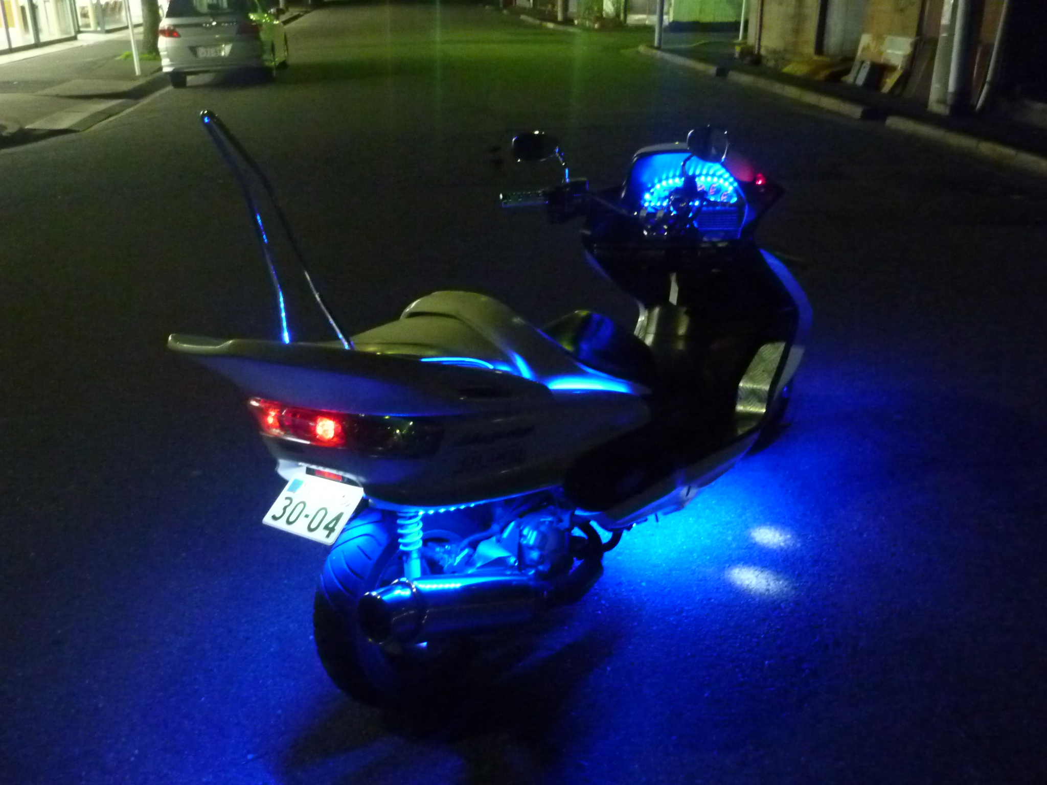 マジェスティー LED／ストロボ 電飾カスタム | ホットワイヤード(HOT 