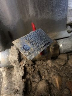 送水口側排水弁