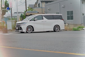 現行型30系ヴェルファイア＆アルファード用bremboブレーキ