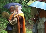 押田神父の墓前