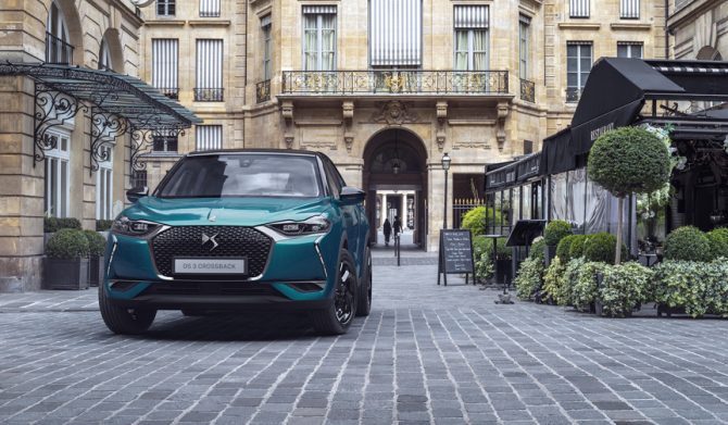 日本発売前のDS 3クロスバックを全国で巡回展示｜DS