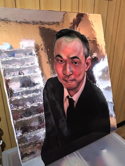 神谷 絢栄 氏 による 力作。館主の肖像 : 兵頭写真館R 神谷 絢栄 氏 による 力作。館主の肖像 : 兵頭写真館R