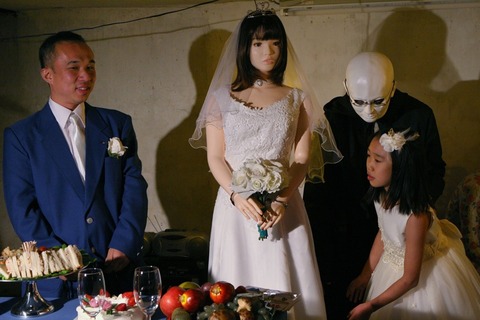 ���̋����̌�����I������ 10�N�ڂ̐V���ՁA�����āA1000�N�ڂ̖����B