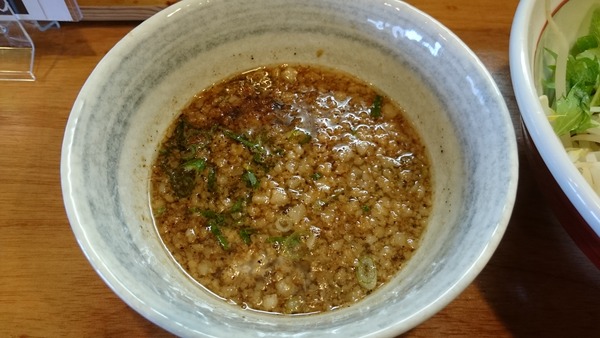 大津家 魚介ブラックつけ麺 (4)