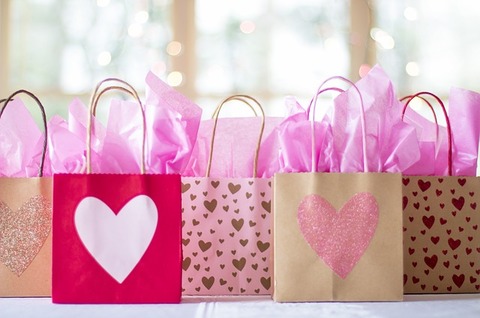 gift-bags-2067663_640