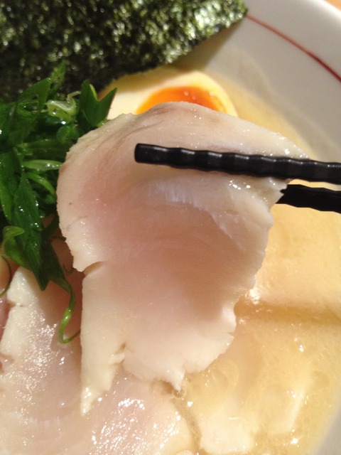 麺と心7_レア鶏チャーシュー