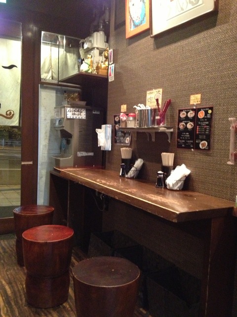 らーめん極_店内