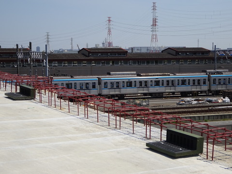 妙典橋から見た東京メトロ車両基地