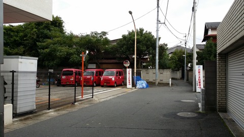 市川郵便局横の道路