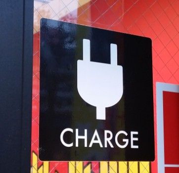 マクドナルド行徳店の電源コンセント
