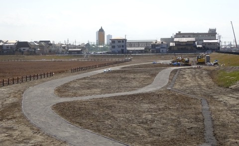国分川調整池緑地の休息広場工事
