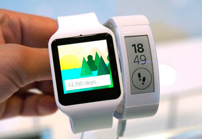 58-IFA-2014-sony-smartbandtalk-smart-watch-3