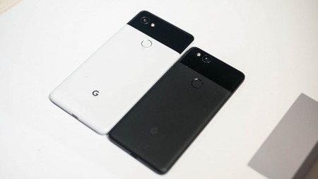 Google-Pixel-2-and-XL-3-796x448