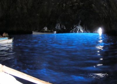 s-0529800px-Blue_grotto_in_capri_arp