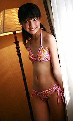 ジュニアアイドル葉月めぐ画像  葉月めぐの成長にお父さん冷や汗か？ : ジュニアアイドル画像紹介